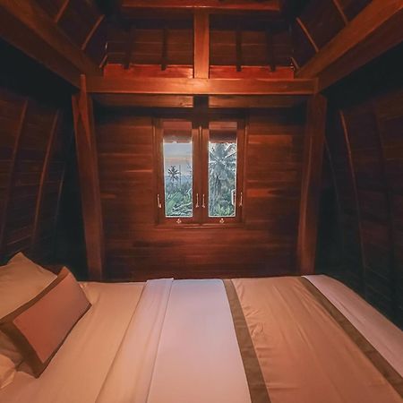 Rostika Hotel Sekumpul Pabean Buleleng Exteriör bild