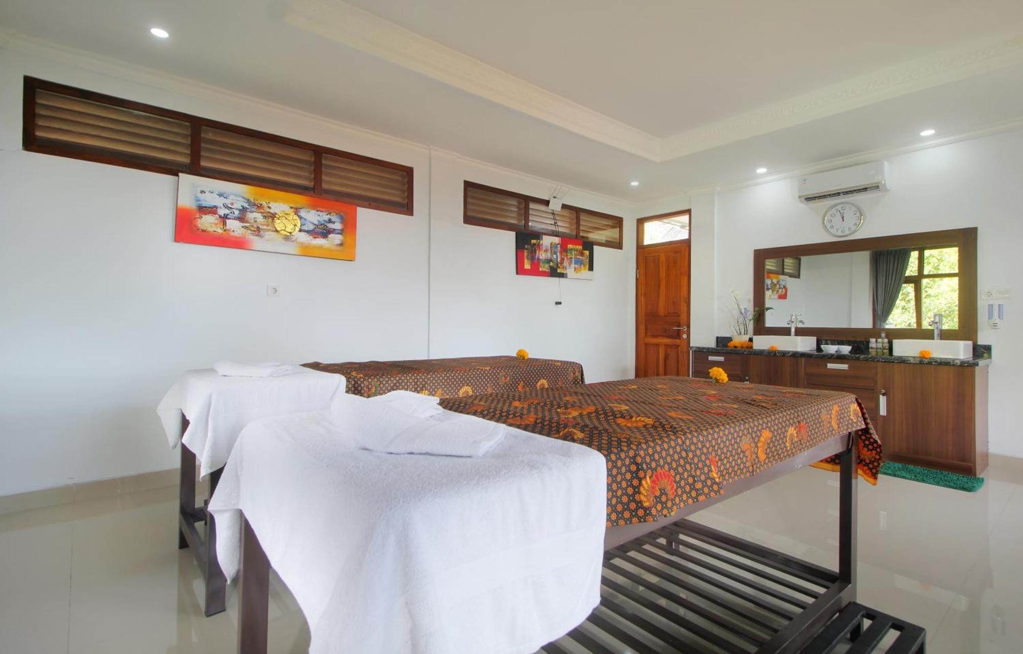 Rostika Hotel Sekumpul Pabean Buleleng Exteriör bild