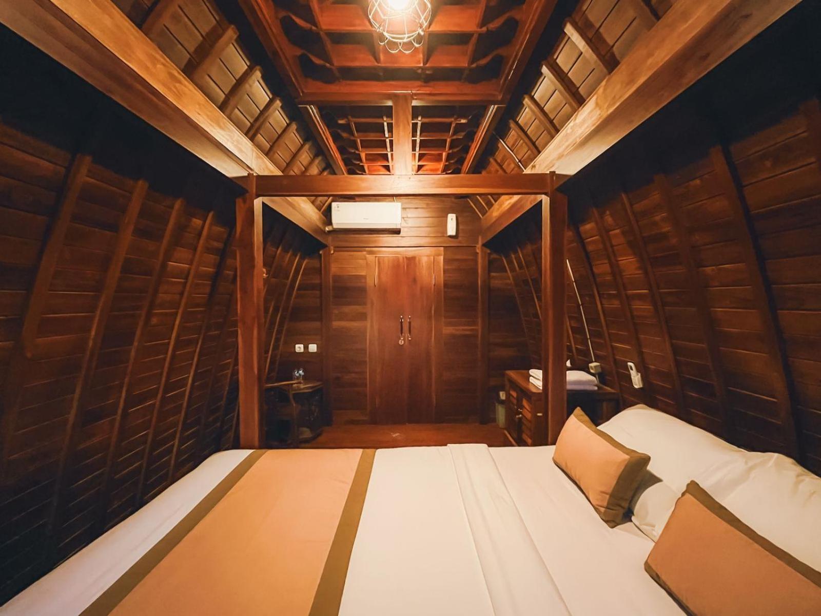 Rostika Hotel Sekumpul Pabean Buleleng Exteriör bild